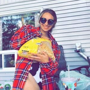 Meet your Posher, Adriana